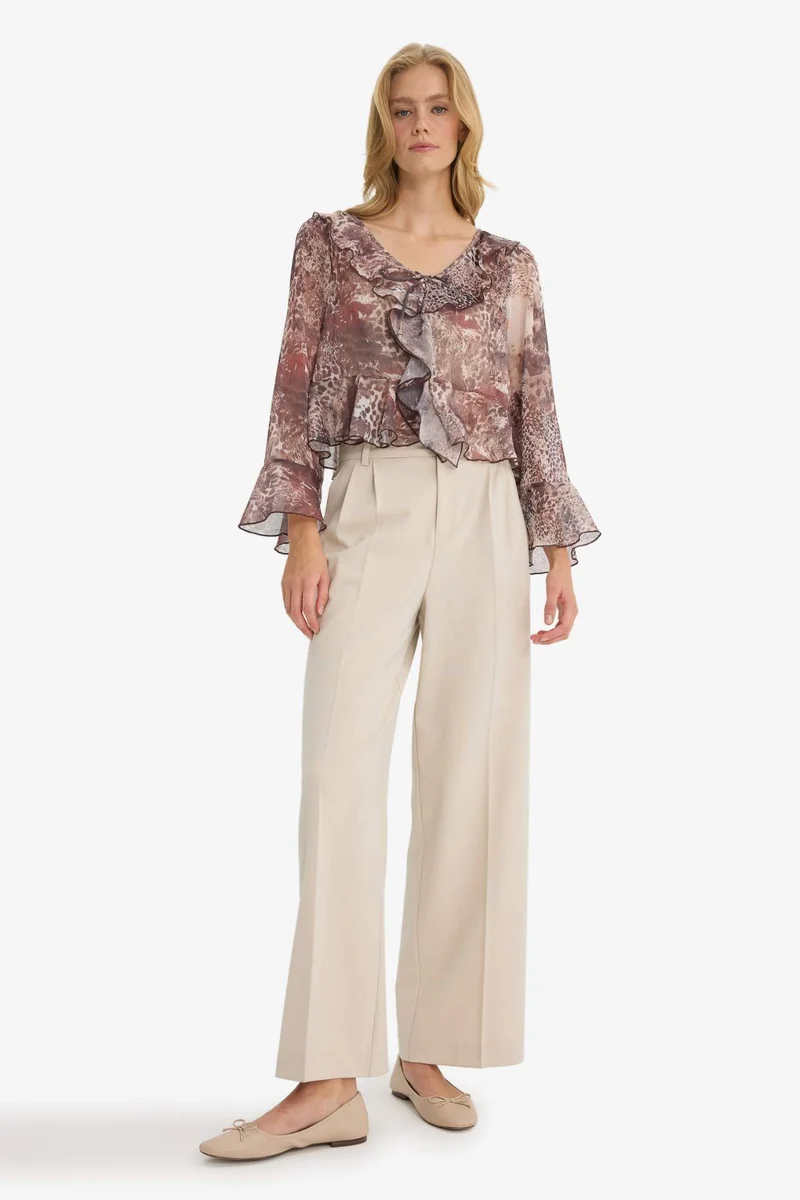 DeFacto Regular Fit V-Neck Patterned Ruffle Front Chiffon Blouse