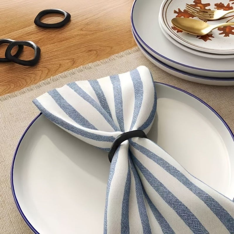 Black Irregular Creative Ring Napkin Holders 4pcs for Western Dining - Image 2