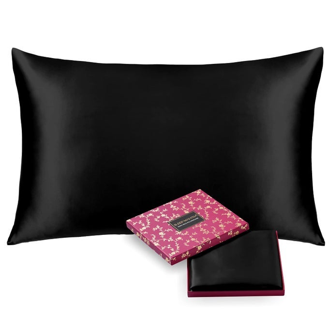 100 MULBERRY SILK PILLOWCASE FOR HAIR AND SKIN HEALTH HIDDEN ZIPPER 22 MOMME BOTH SIDES SMOOTH BREATHABLE AND NATURAL MACHINE WASHABLE STANDARD BLACK