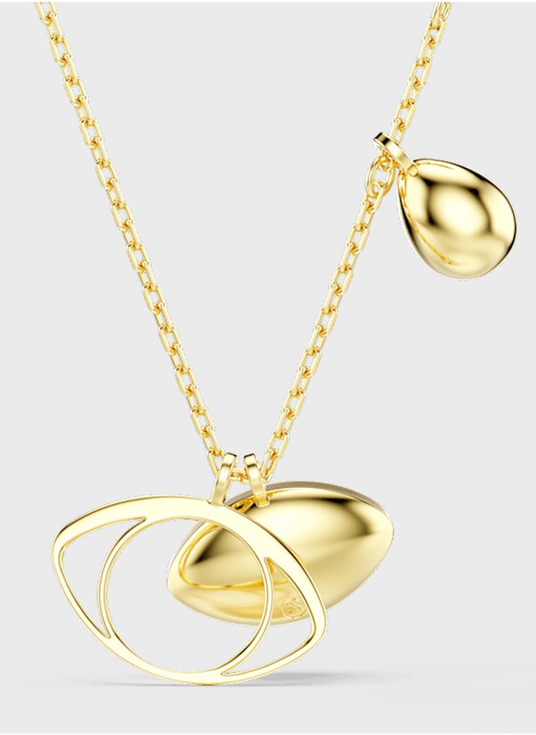 قلادة طويلة بتفاصيل معلقة