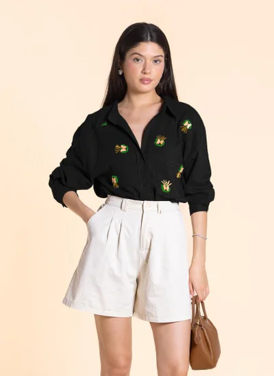SHAPES DETAILED EMBROIDERED COMFORT SHIRT