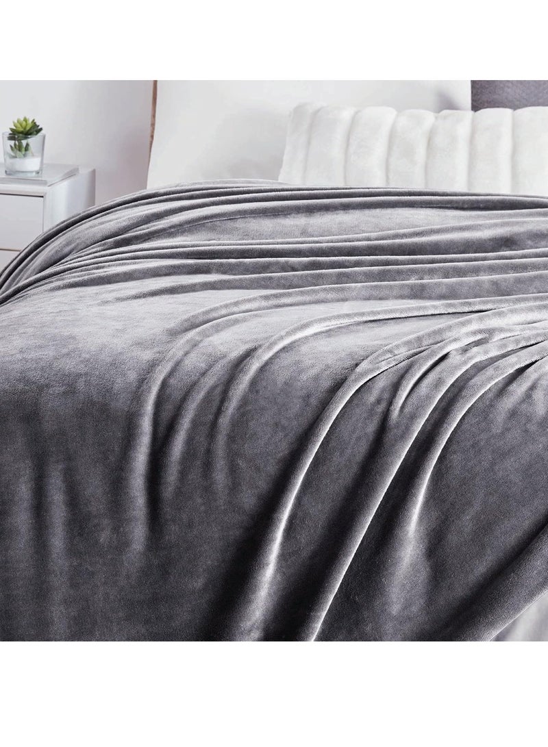 TRASSLE Fleece Blanket,280GSM Plush Throw Fuzzy Lightweigh, Super Soft Microfiber Flannel Blankets for Couch, Bed, Sofa Ultra Luxurious Warm and Cozy for All Seasons  - Image 4