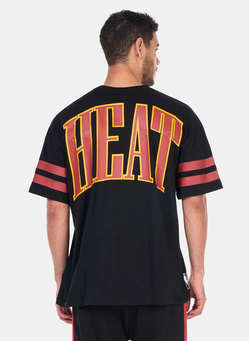 نيو ايرا Men's NBA Miami Heat Arch Graphic T-Shirt