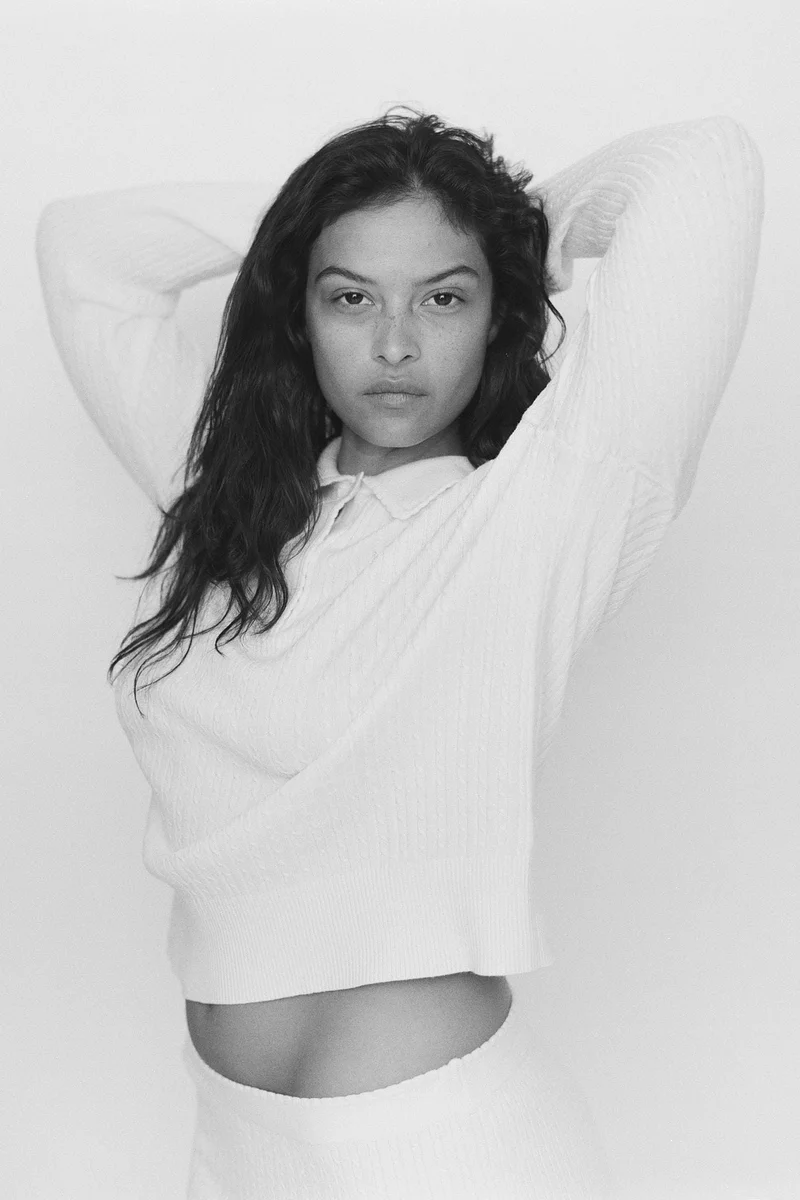 اتش اند ام تي-شيرت بولو بتصميم محبوك