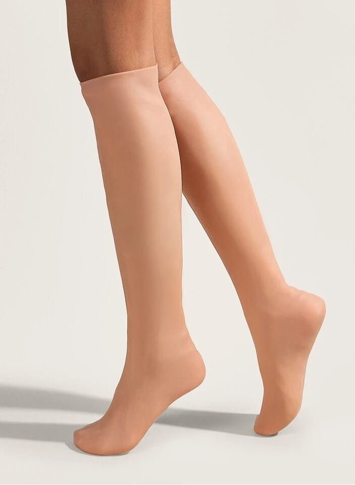 Generic Silicone Socks to Protect and Moisturize the Feet - Image 1