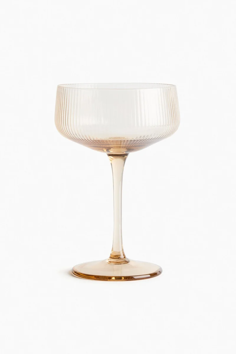 اتش اند ام كأس بتصميم مخدّد