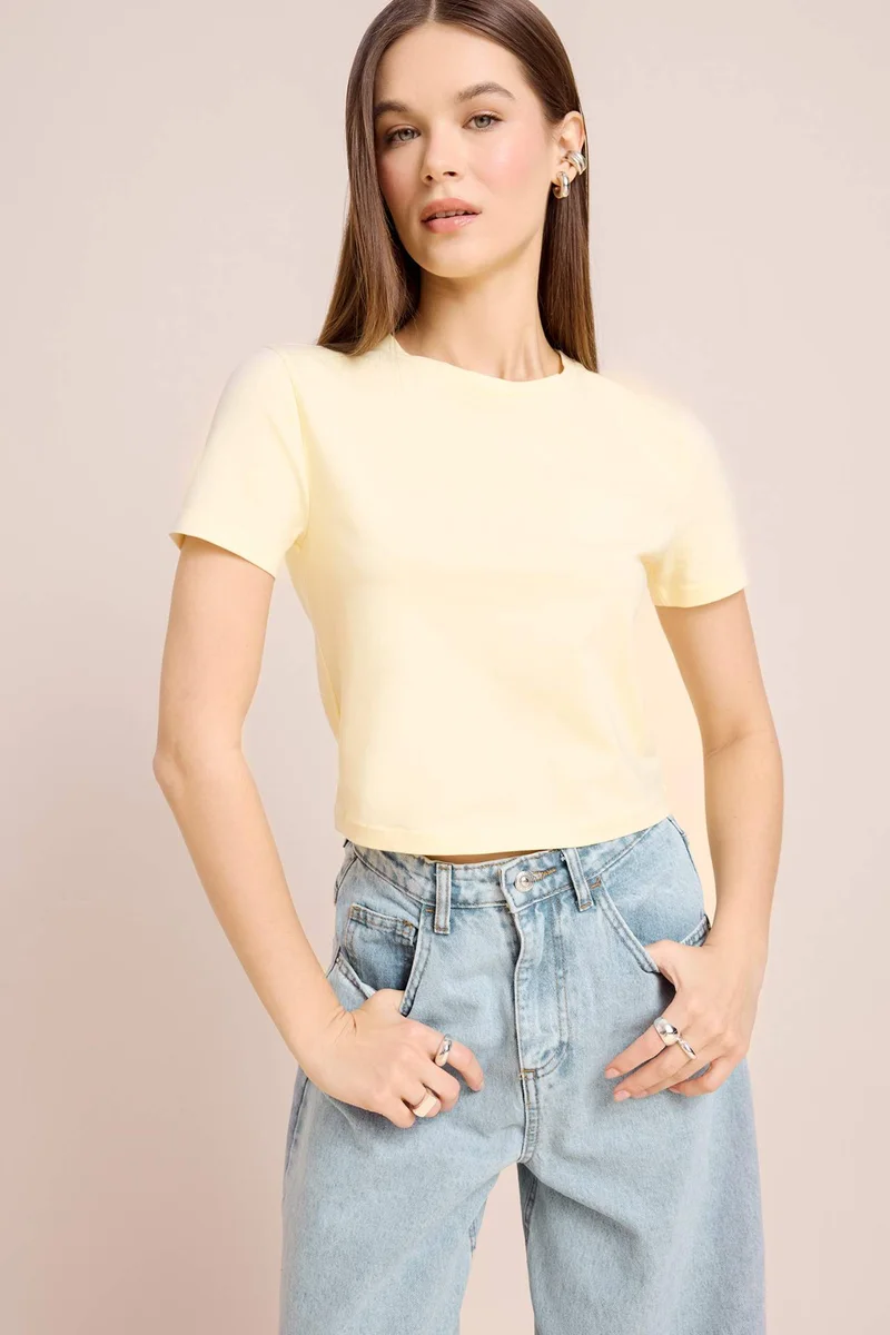ديفاكتو Fitted Short Sleeve T-Shirt