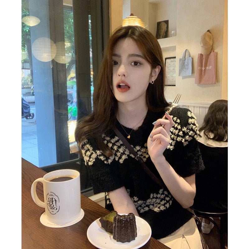 Knitted short-sleeved T-shirt for women Spring/Summer 2024 New design sense niche sweater high-grade super nice top 2098 Black