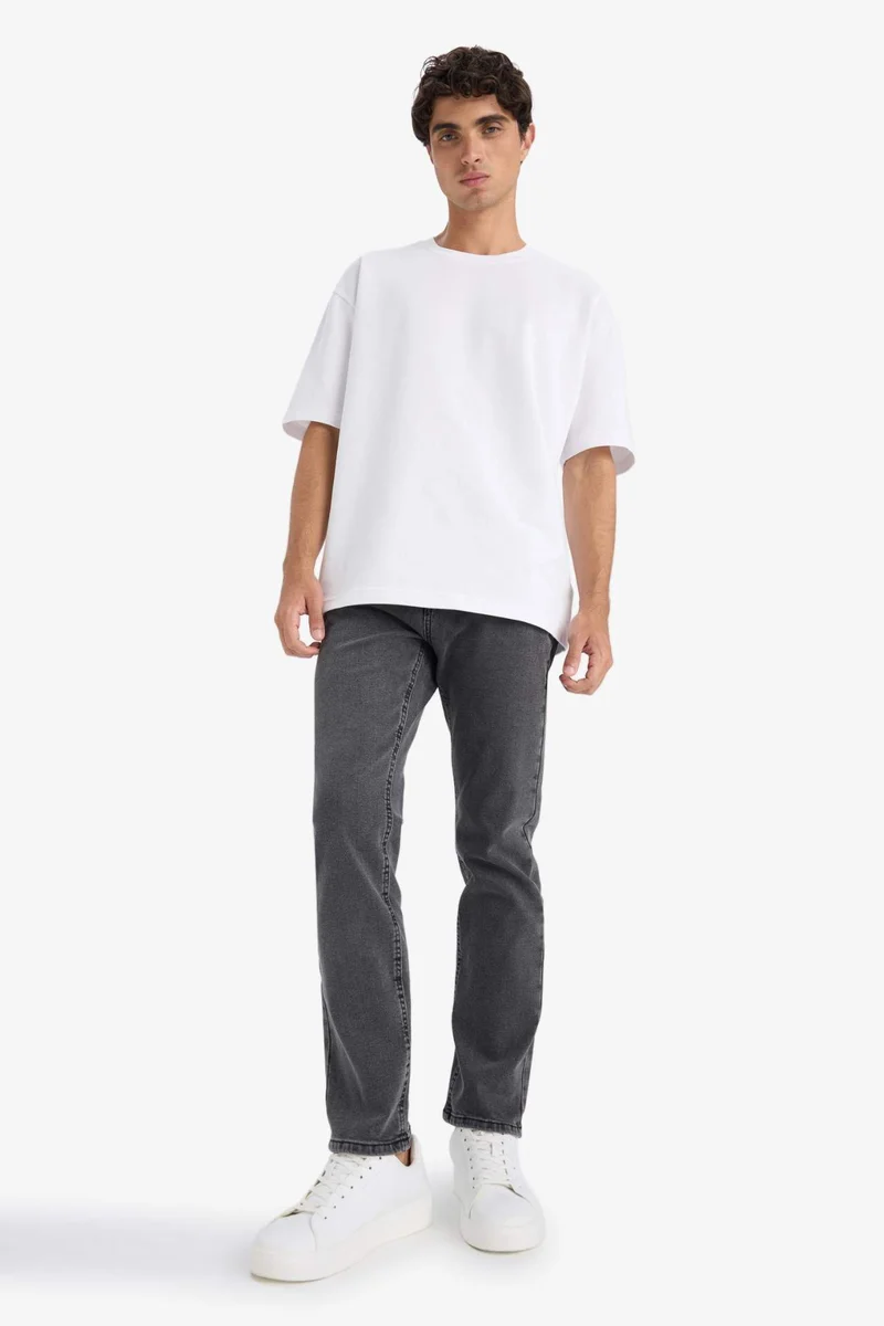 ديفاكتو Sergio Regular Fit Regular Hem Jeans