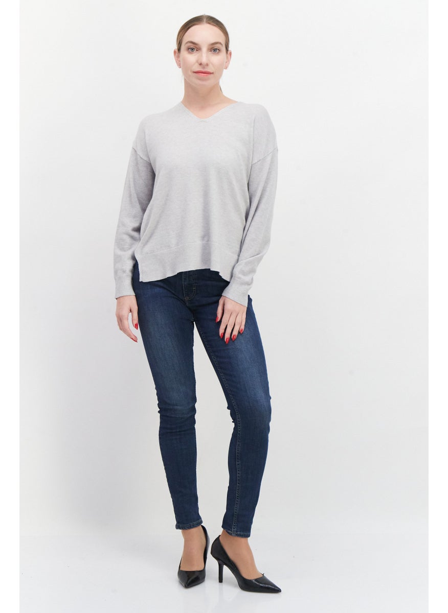 Women V-Neck Long Sleeves Knitted Sweater, Light Grey - pzsku/Z2B00B614B4242E511C6AZ/45/_/1727100755/615237c2-3f5f-47c6-9757-c302acd929b8