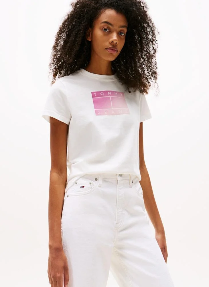 TOMMY JEANS Logo Crew Neck T-Shirt
