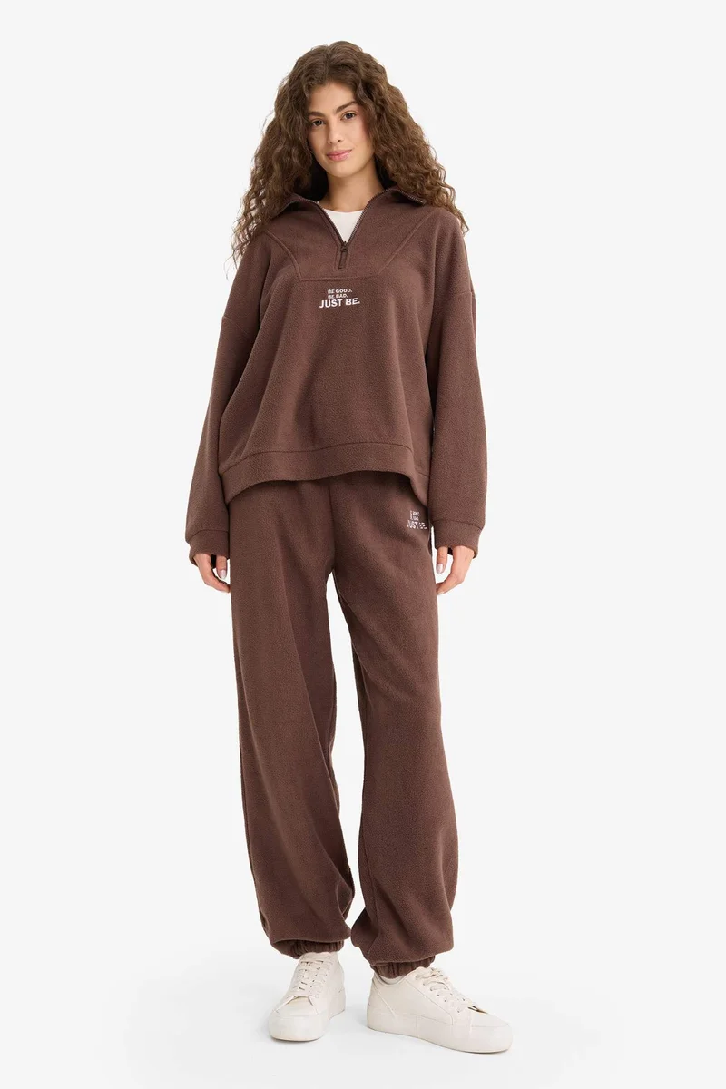 ديفاكتو Oversize Fit Stand Collar Zippered Printed Fleece Sweatshirt
