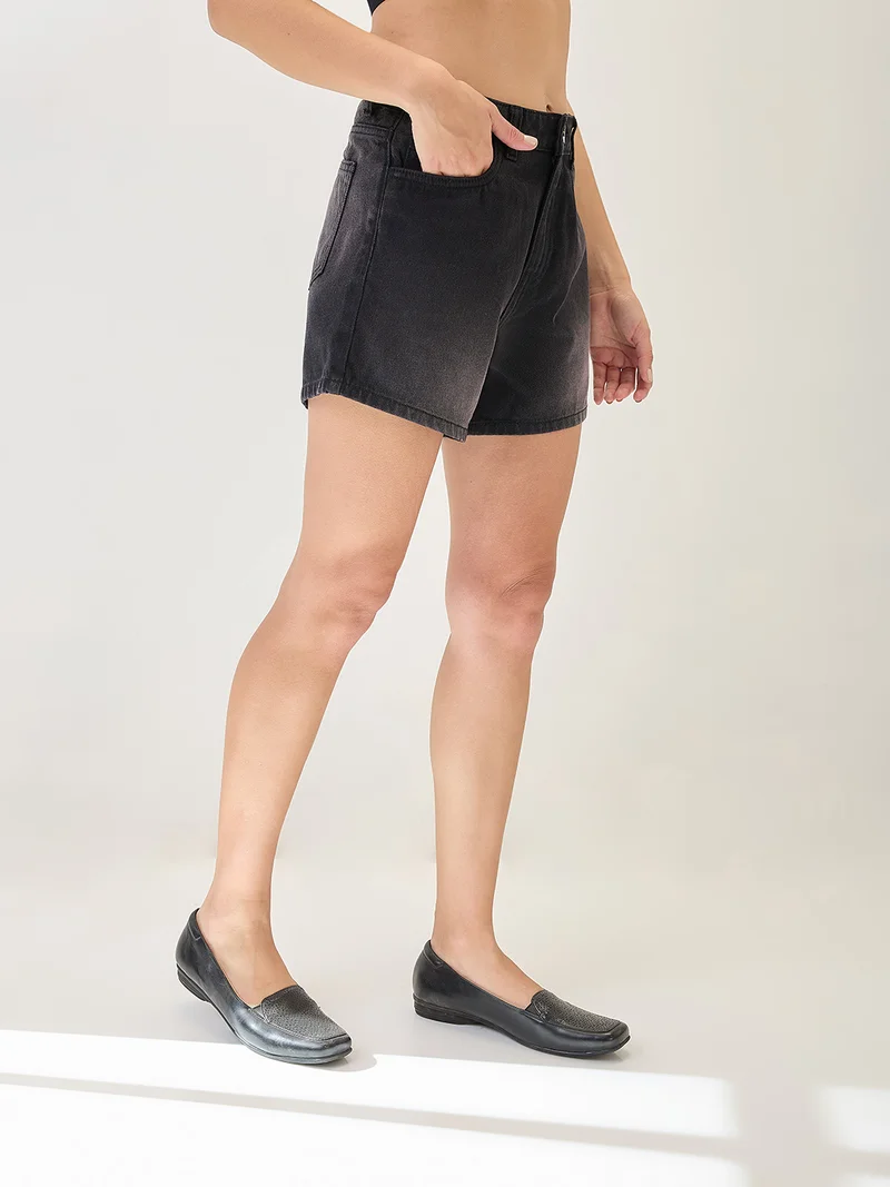 جلو باص Women Slim Fit Mid-Rise Above Knee Denim Shorts