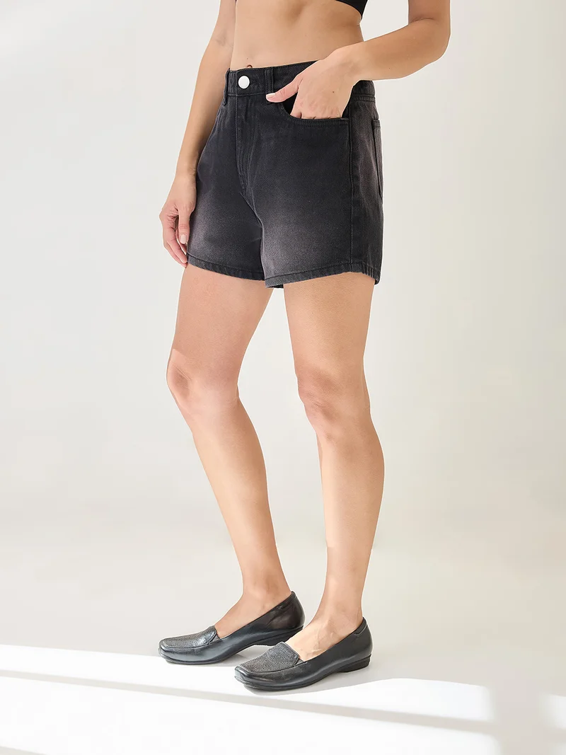 جلو باص Women Slim Fit Mid-Rise Above Knee Denim Shorts