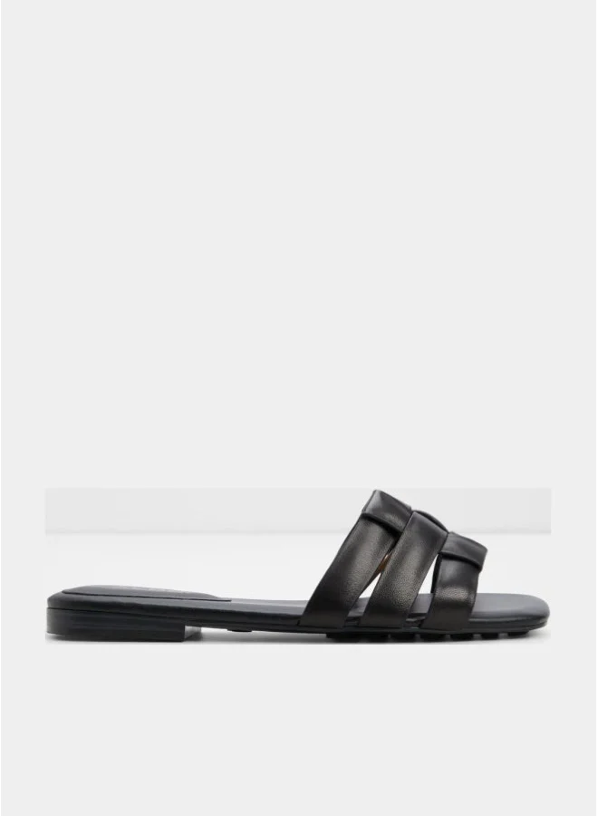 الدو GOTOSANDAL Textured Flat Sandals