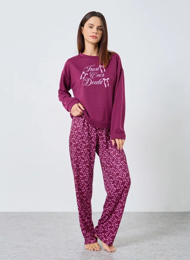 ستايلي طقم سويت شيرت بطباعة شعار وفيونكة مع بنطال