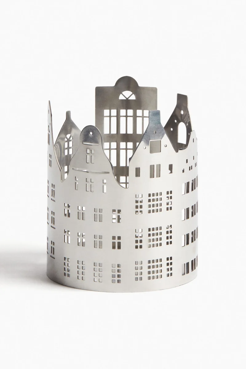 اتش اند ام حامل شموع صغيرة