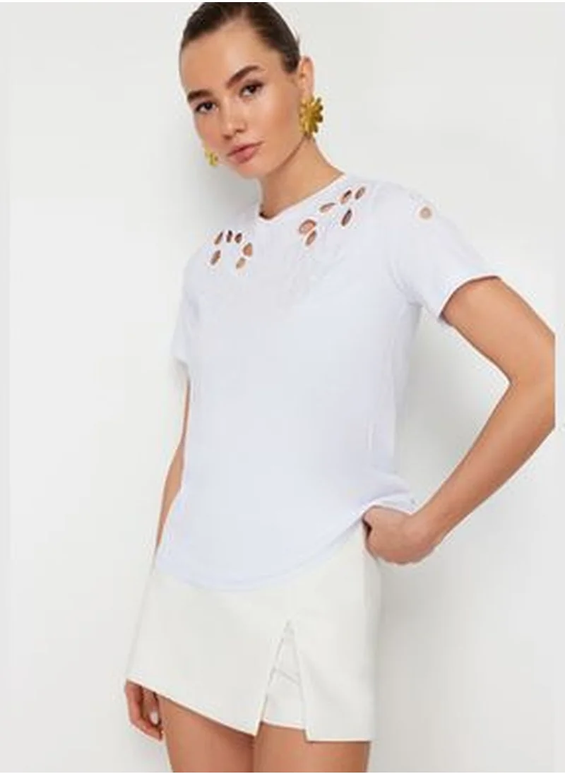 trendyol White Embroidered Basic/Regular Pattern Knitted T-Shirt TWOSS24TS00069