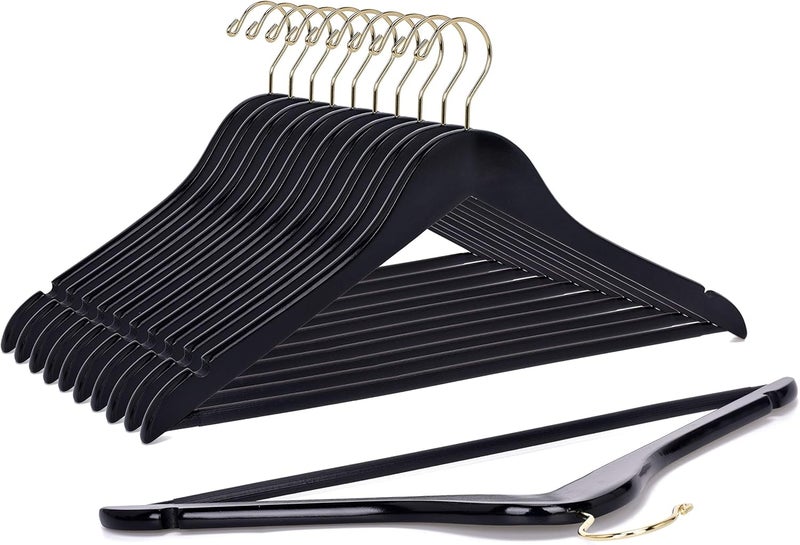 Quality Hangers شماعات خشبية سوداء عالية الجودة - مجموعة 10 شماعات منحنية قليلاً - معطف خشبي صلب مع خطافات كروم أنيقة - شماعات ثقيلة للملابس والجاكيت والقمصان والبنطلونات والبدلات (أسود - خطاف ذهبي، 10) - Image 1