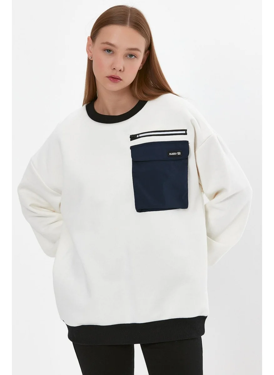 Alexander Gardi Oversize Sweatshirt with Pocket Details (E23-75500)