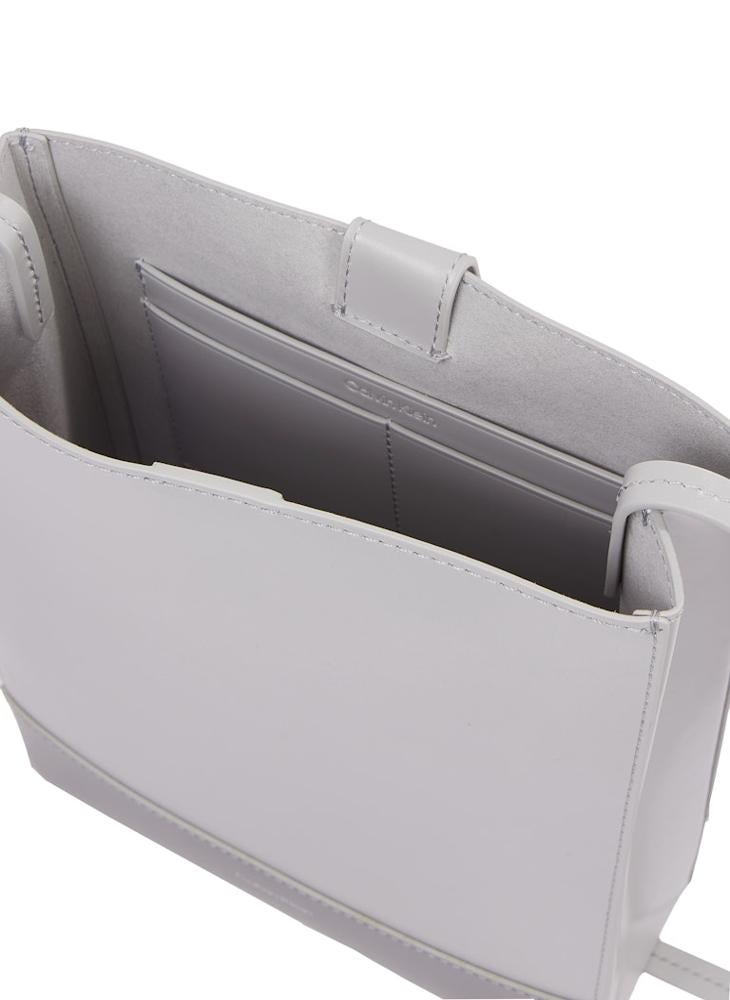 CALVIN KLEIN LEATHER CROSSBODY BAG  - Image 4