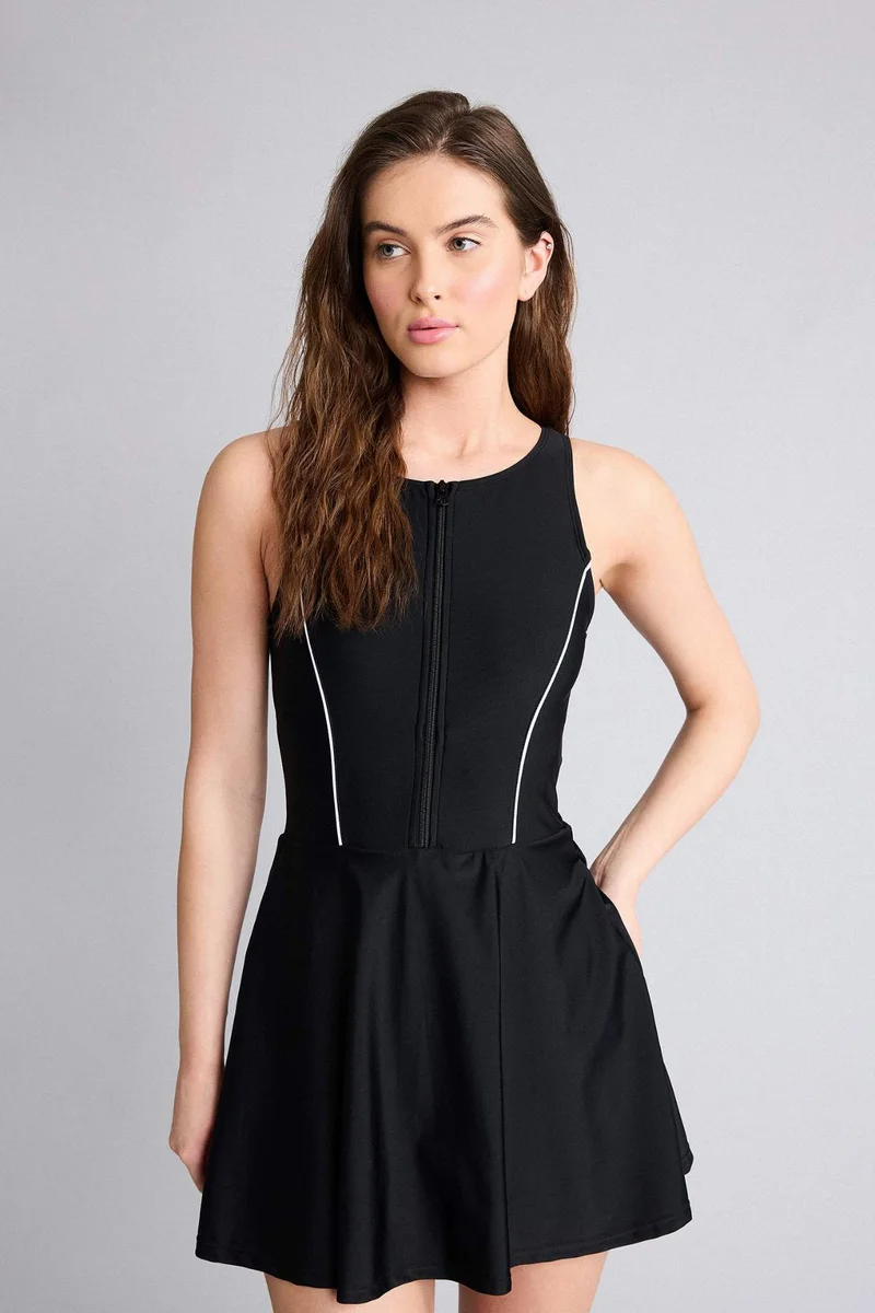ديفاكتو A Cut with Skirt Swimsuit