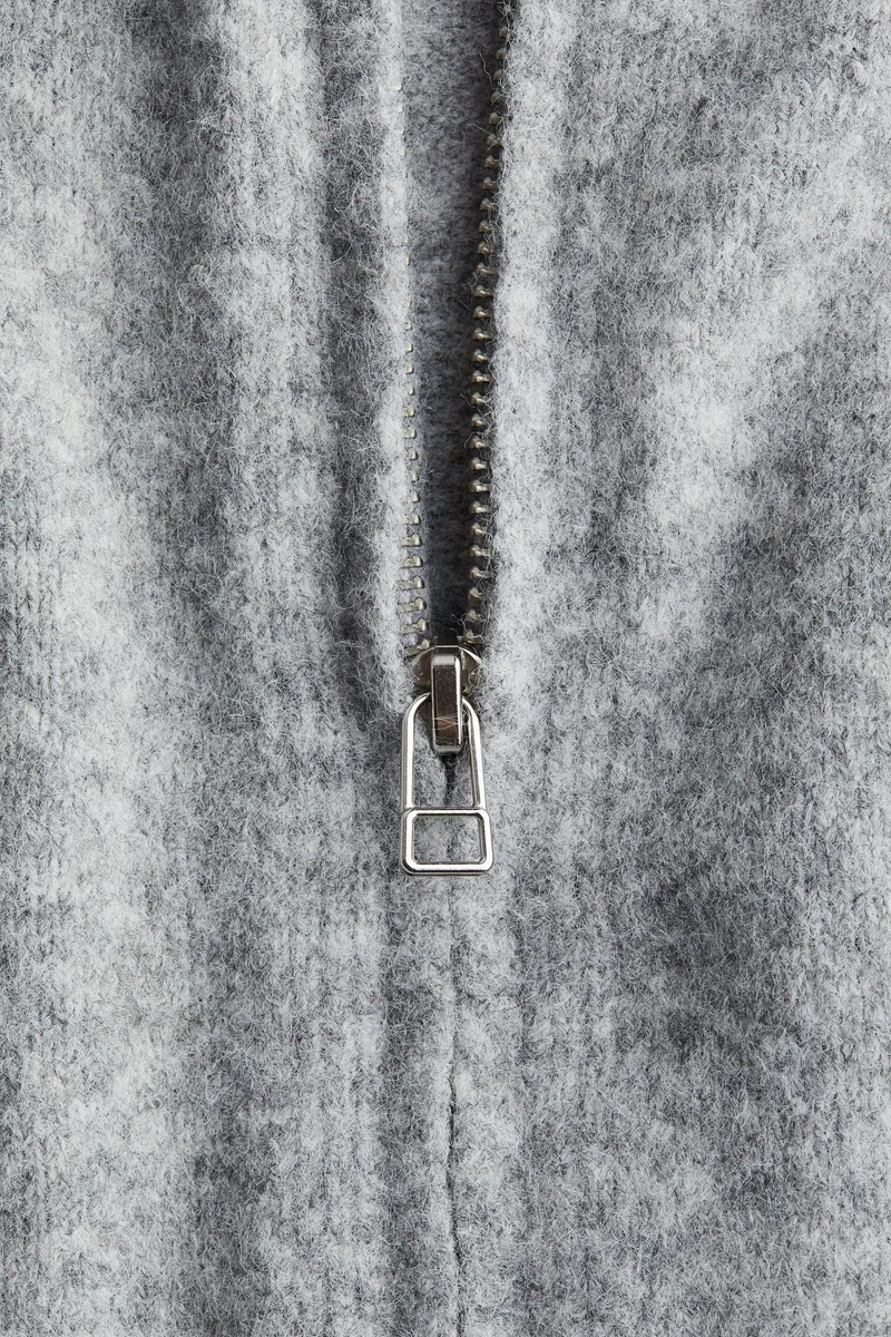 اتش اند ام هودي محبوك بسحّاب