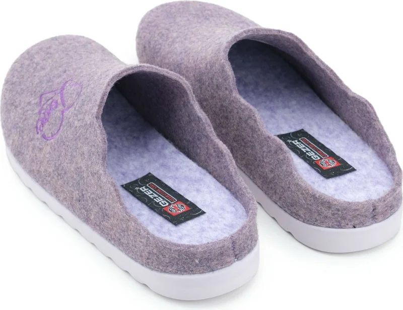 جيزر Women's Winter Embroidered Heart Design Comfortable Sole Home Garden Slippers