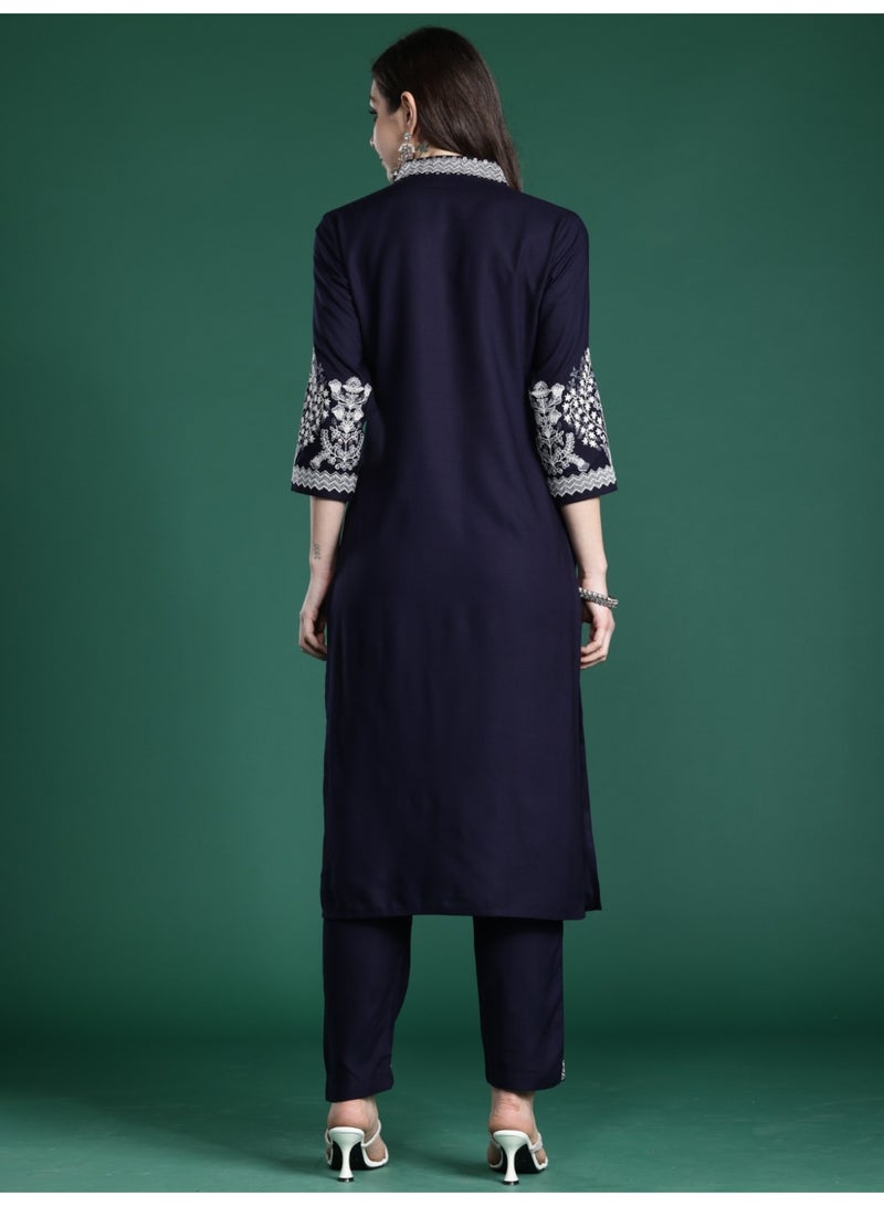 Ameya Blue-embroidered-straight-kurta-trouser-set - Image 2
