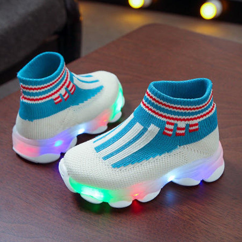 👕 حذاء رياضي بتنفس مع إضاءة LED ونعل مقاوم للانزلاق للاستخدام اليومي - Image 4
