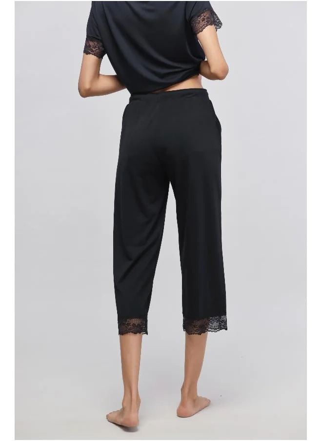 نسيسيرا Delicate Black Lace Capri