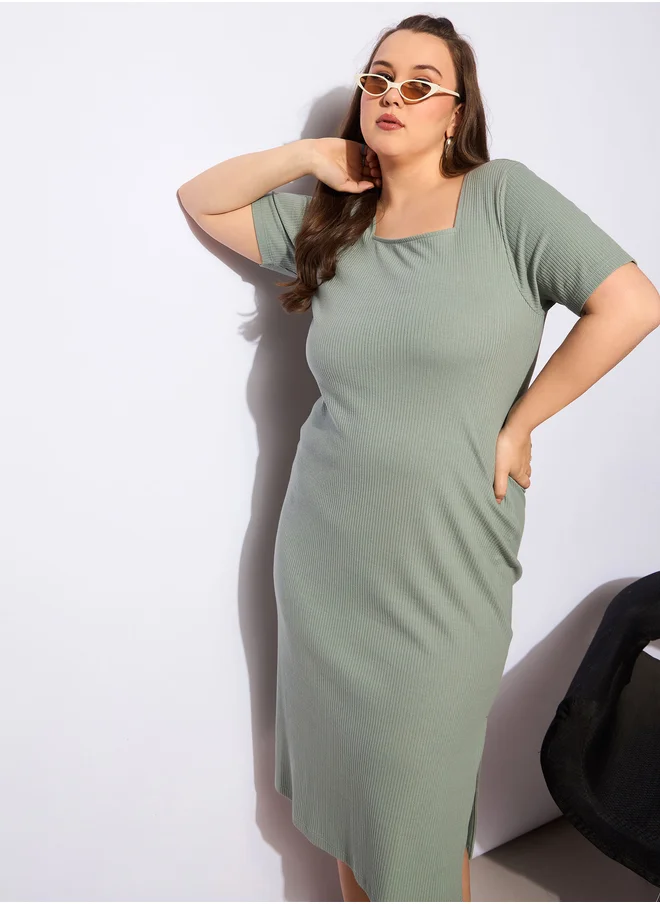 ساسافراس Plus Size Ribbed Square Neck Short Sleeves Midi Dress