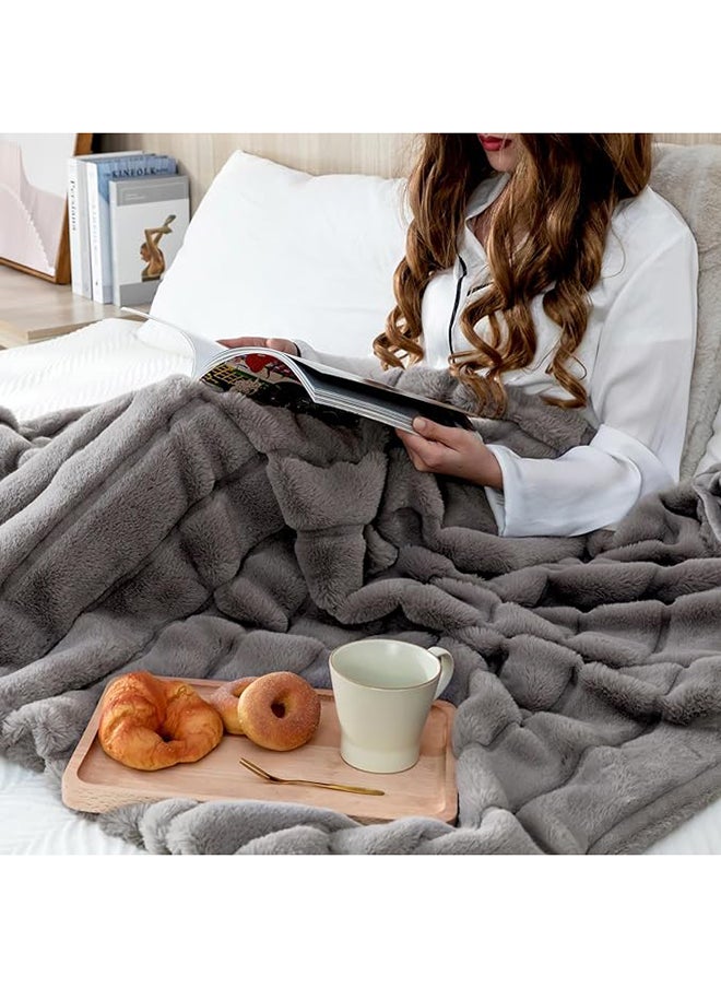 Faux Fur Throw Blanket for Couch, Cozy Soft Plush Thick Winter Blanket for Sofa Bedroom Living Room, 50 * 60 Inches Grey - pzsku/Z2B37D8839E063612BC13Z/45/_/1726129497/d9edc20e-b899-4828-81dd-deed30768300