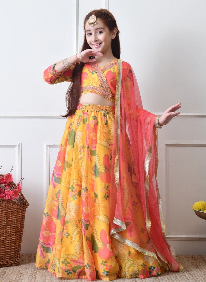 INDI-LOOM COUTURE إندي-لوم كوتور فستان ليهينغا وبلوزة مطبوعة مزينة بالخرز للفتيات مع دوباتا - Image 1