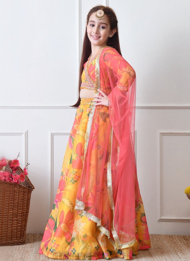 INDI-LOOM COUTURE إندي-لوم كوتور فستان ليهينغا وبلوزة مطبوعة مزينة بالخرز للفتيات مع دوباتا - Image 2