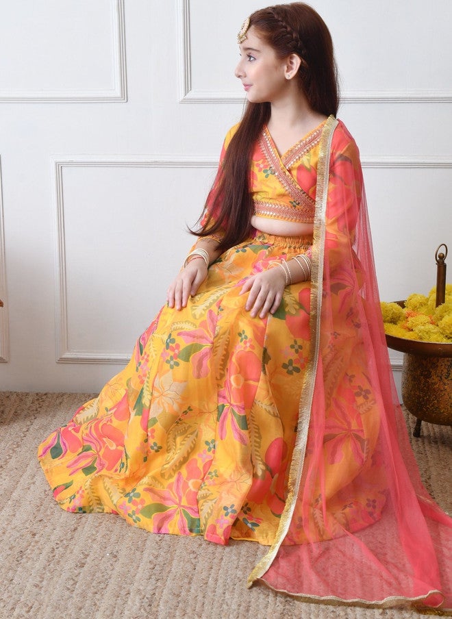 INDI-LOOM COUTURE إندي-لوم كوتور فستان ليهينغا وبلوزة مطبوعة مزينة بالخرز للفتيات مع دوباتا - Image 3