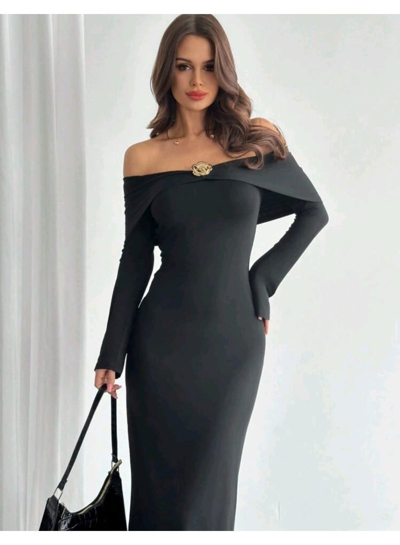 شي إن فستان نسائي طويل ضيق أسود اللون بأكمام واسعة وديكور معدني أنيق من SHEIN - Image 4