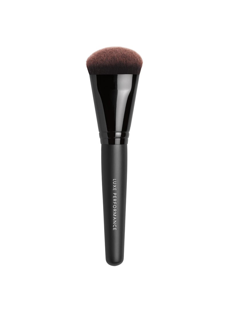 bareMinerals - bareMinerals Luxe Performance Synthetic Face Brush for Flawless Coverage, Pair with Liquid or Pressed Powder Foundation, Vegan - Image 1