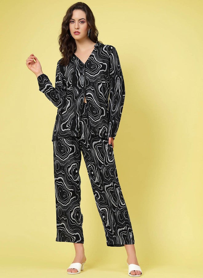 PlusS قميص وسروال مطبوع بتصميم تجريدي باللونين الأسود والرمادي للنساء - Image 1