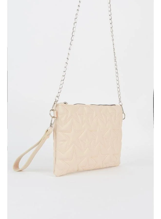 فيفاك محفظة يد وClutch للنساء باللون الكريم مع نجمة مطرزة وحزام معلق من الجلد الصناعي.