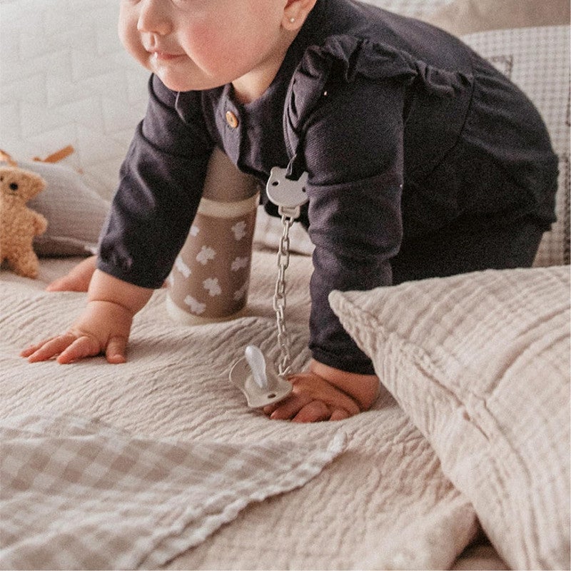 SUAVINEX مجموعة زجاجات الرضاعة للأطفال حديثي الولادة من سوفينكس، طقم هدايا يتضمن: 2 × 270 مل تدفق متوسط + 2 × 150 مل تدفق بطيء + مصاصة 0 إلى 6 أشهر، حلمات سيليكون SX Pro الفسيولوجية، 5 قطع، +0M، بيج برية ومجانية - Image 3