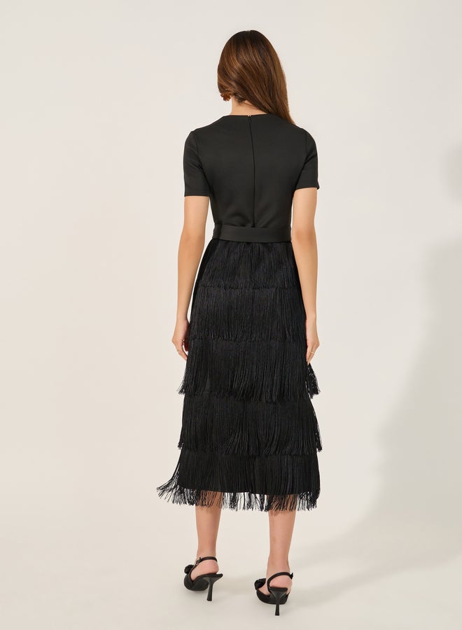 Styli Fringe Hem Detail Short Sleeves Sheath Midi Dress - Image 5