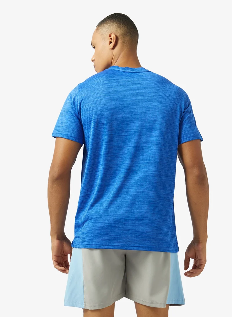 سكيتشرز تي شيرت صغير مثقوب