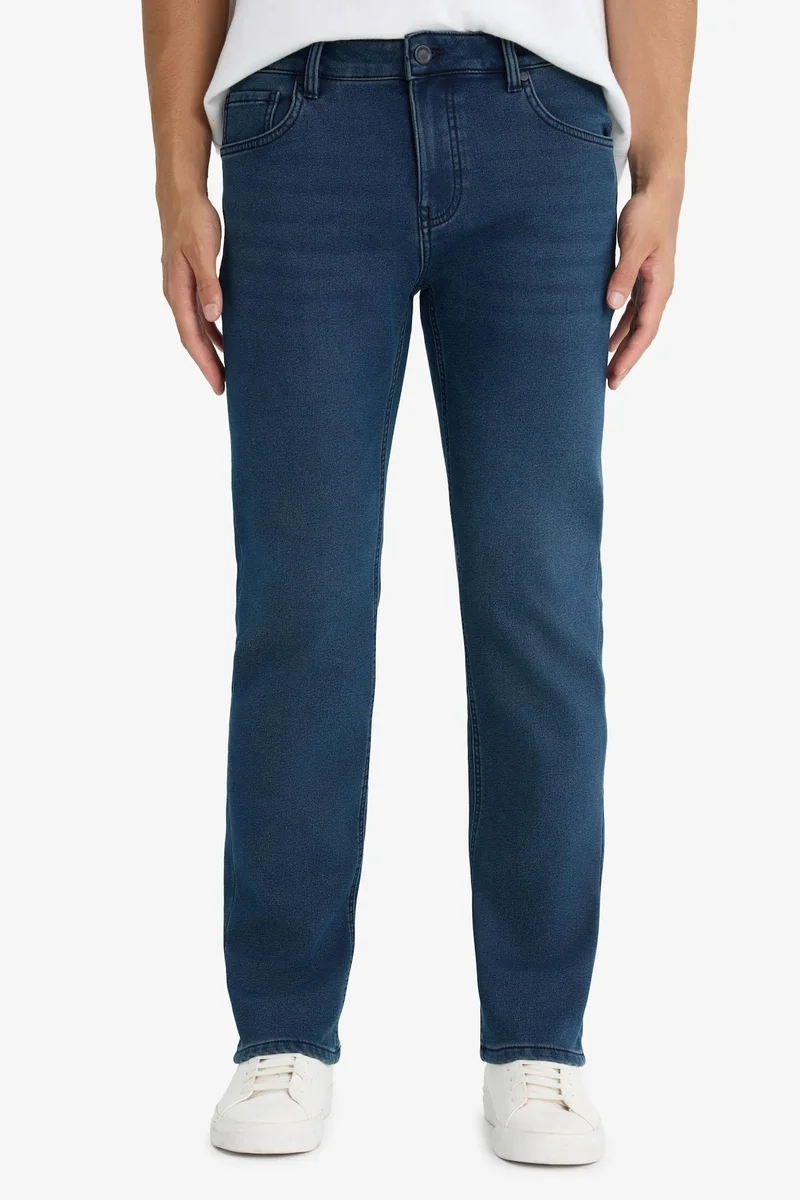 Defacto  Sergio Regular Fit Regular Waist Straight Leg Jeans for Men | Best Price UAE