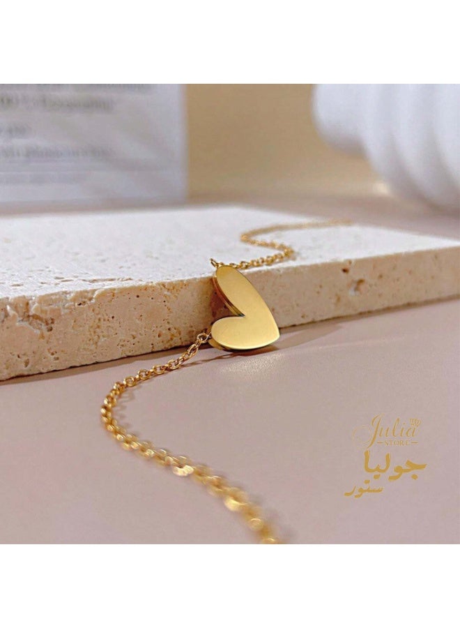 جوليا ستور قلادة على شكل قلب صغير من الفولاذ المقاوم للصدأ مطلية بالذهب عيار 18 قيراطًا ومطلية بالمينا العتيقة - Image 5