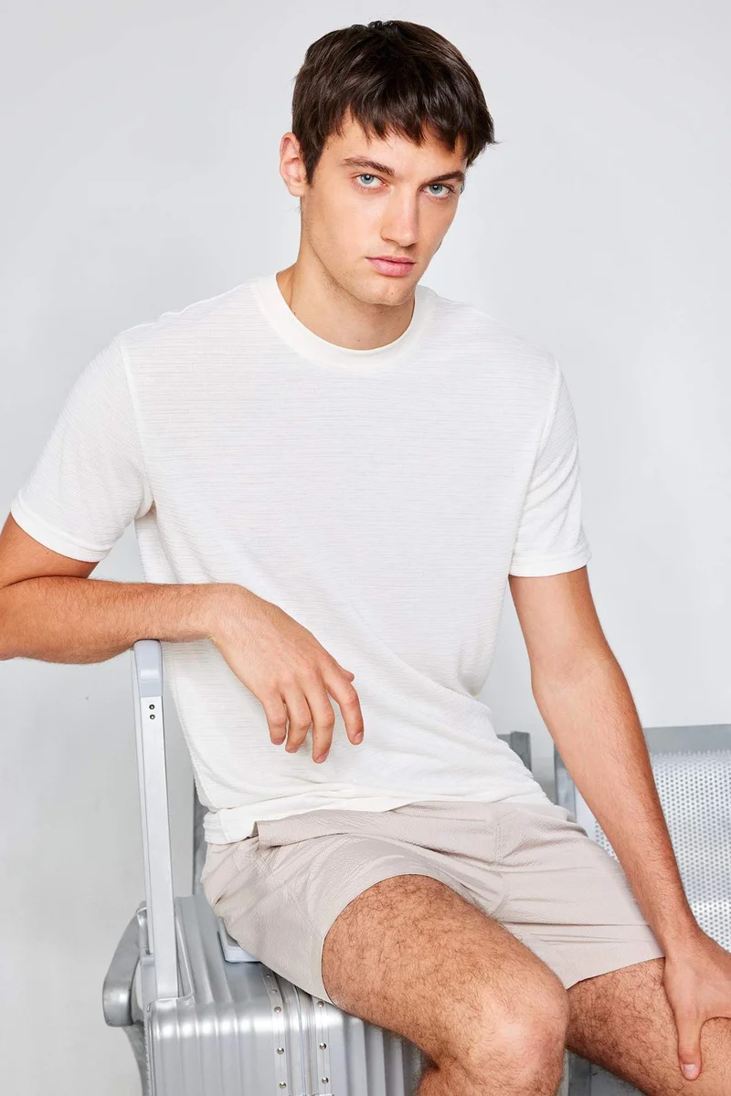 ديفاكتو New Regular Fit Crew Neck Short Sleeve T-Shirt