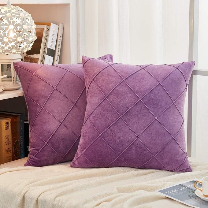 LUXURIOUS DIAMOND PINCH PLEATED CRYSTAL VELVET PILLOWCASES SOLID PINTUCK THROW CUSHION COVER FOR HOME DECOR HIDDEN ZIPPER CLOSURE (PURPLE, 18'' X 18'' INCH)