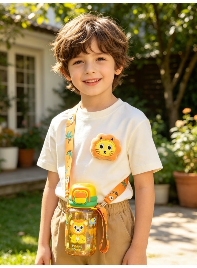 Five dream house 600ML Forest Lion King Kids Water Bottle For School, Sippy Cup with Straw, Dual Drink Design with Free Magnetic Plush Toy Brooch - Image 2