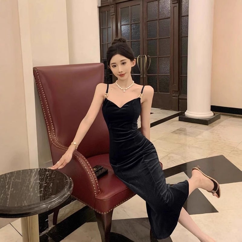 Velvet Dress For Women In , Elegant Lady Suspender Skirt Design, Pleated Waist And Hip Skirt - Image 5