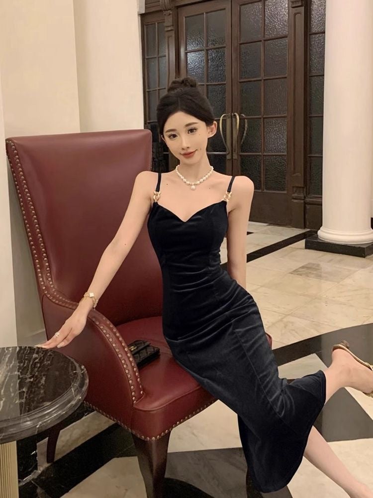 Velvet Dress For Women In , Elegant Lady Suspender Skirt Design, Pleated Waist And Hip Skirt - Image 1